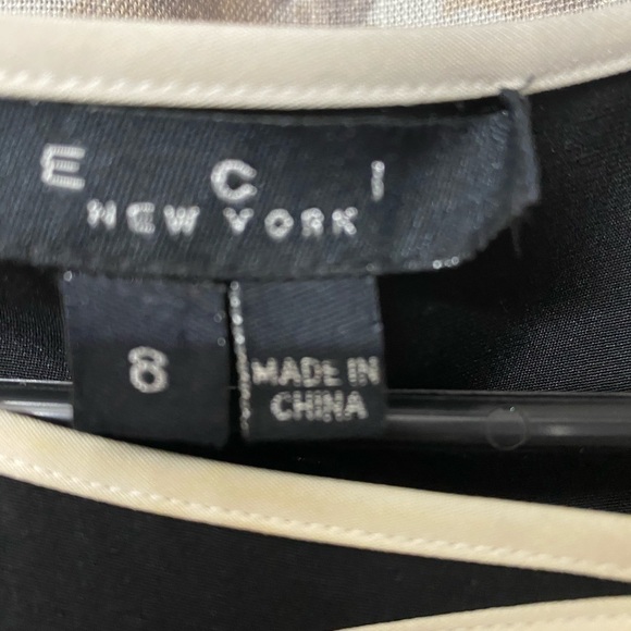 Lovely LBD with white flower embroidered trimming - Picture 7 of 8